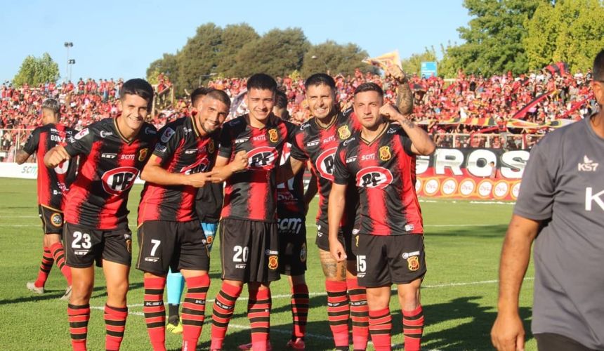 Una grave lesión sufrió el defensa de Rangers de Talca Vicente Durán