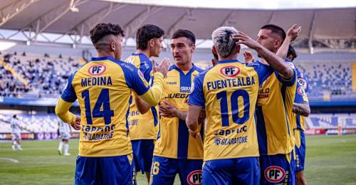 UdeC derrotó a Deportes Temuco y extendió la definición de la Primera B hasta la última fecha
