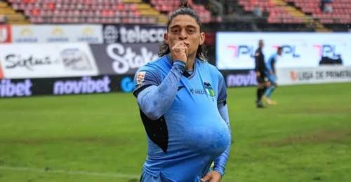 Ya es oficial: Joaquín Montecinos no sigue en O'Higgins de Rancagua. El ex seleccionado chileno deberá buscar un nuevo desafío en su carrera, luego que los celestes anunciaran a través de sus redes sociales la salida del delantero.