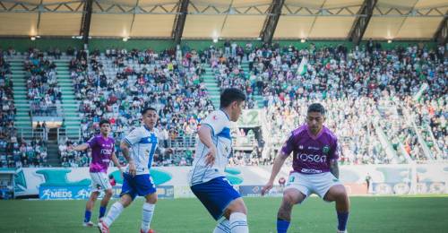 El sufrimiento de Deportes Temuco 2025 no tiene fin. El "pije" no pudo vencer a Deportes Santa Cruz y solo igualó 0-0 en duelo válido por la fecha 28 de Primera B, resultado que lo deja todavía complicado con el descenso a Segunda División.