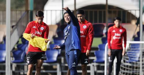 Formación de Chile ante Perú y palabras de Córdova