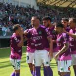 Matías Donoso no piensa en el retiro. El experimentado delantero de 39 años tuvo una temporada 2025 de dulce y de agraz: sus lesiones mermaron su rendimiento en San Luis de Quillota y por lo mismo, a mitad de año dejó el club para regresar a Deportes Temuco, un club que ha marcado su carrera.