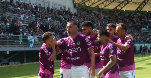 Matías Donoso no piensa en el retiro. El experimentado delantero de 39 años tuvo una temporada 2025 de dulce y de agraz: sus lesiones mermaron su rendimiento en San Luis de Quillota y por lo mismo, a mitad de año dejó el club para regresar a Deportes Temuco, un club que ha marcado su carrera.