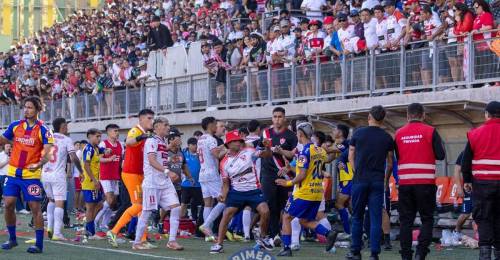 Seis fechas de castigo recibió el mediocampista de Deportes Copiapó Jairo Coronel ¿Sanción para la liguilla? Durísimo informe arbitral por comportamiento de hinchas de Copiapó