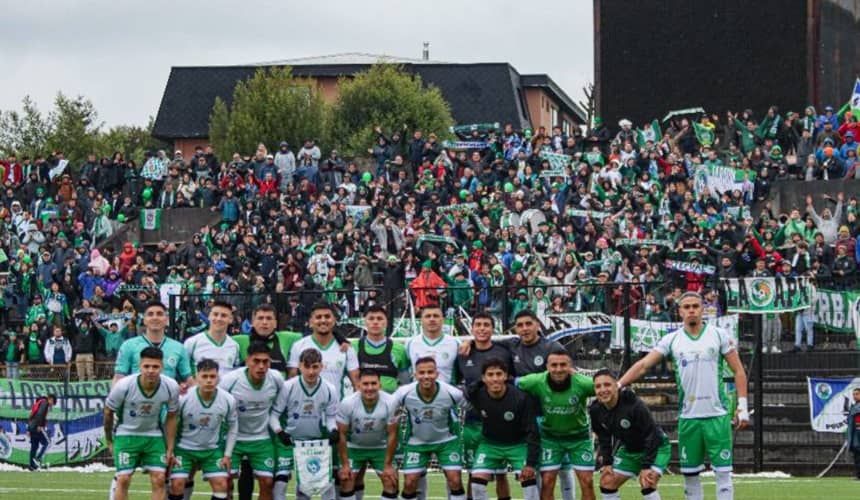 Estadio lleno en Puerto Montt para un clásico que puede valer el regreso a Primera B